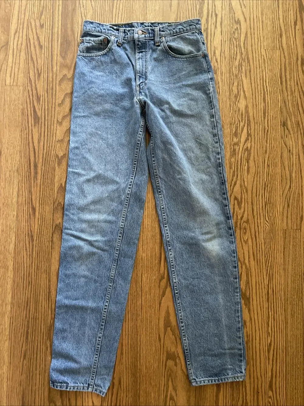 Vintage Levi’s 550 Jeans Relaxed Fit Men’s 32x36 Medium Wash Tapered Denim 1994